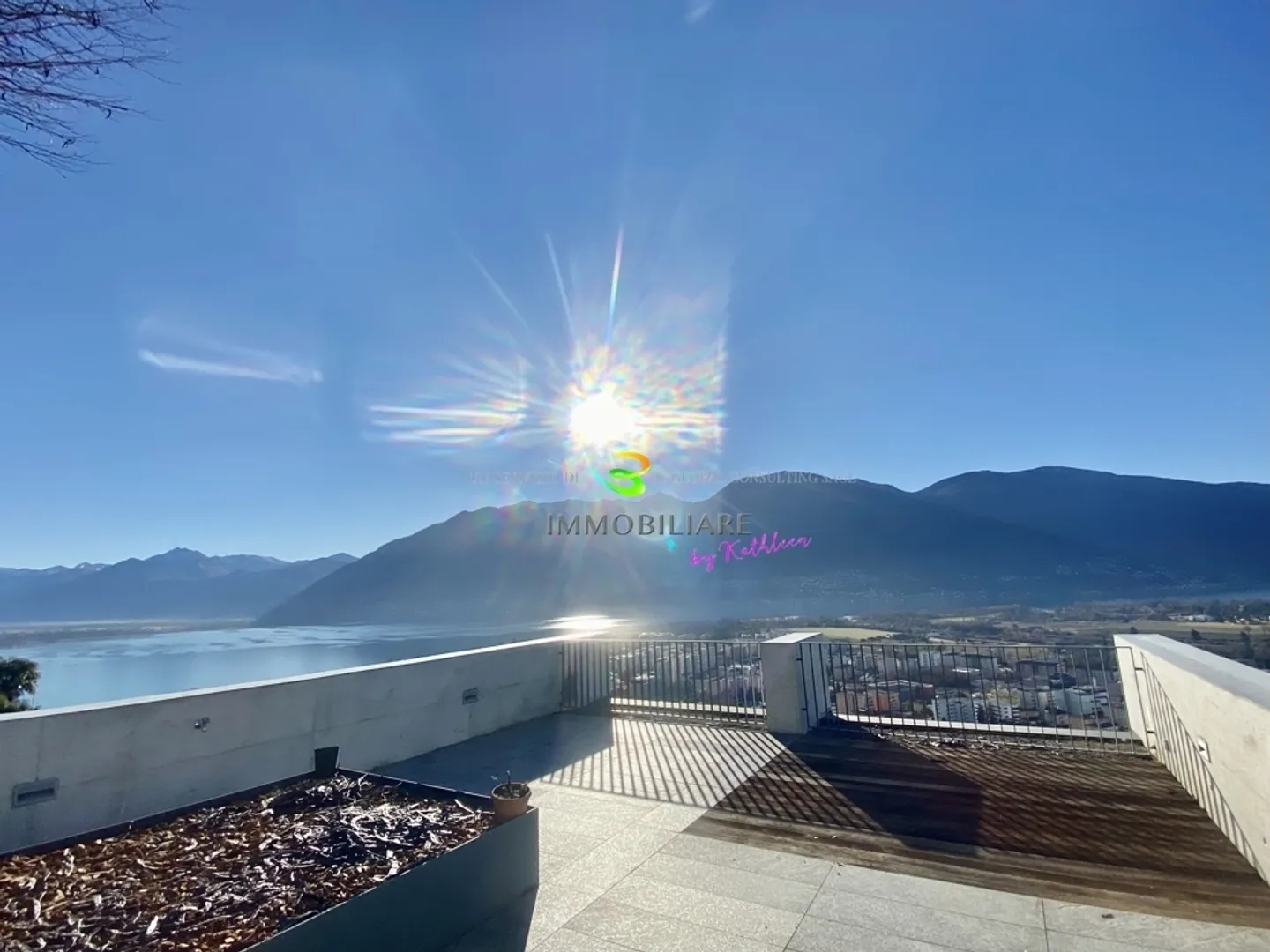 Appartement en loft avec une vue imprenable sur le lac, grande terrasse - Photo 1 sur 13