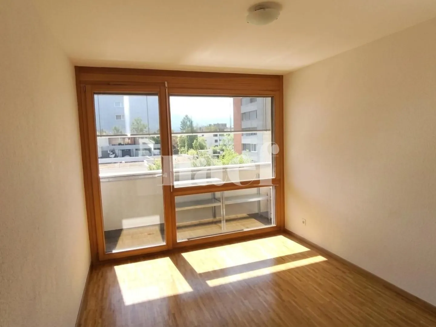 5-room apartment - Photo 3 of 3
