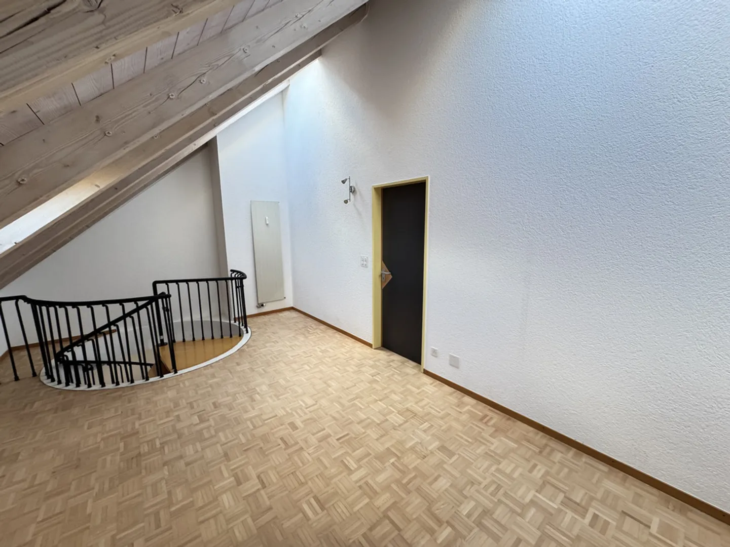 Bright and spacious duplex - Photo 7 of 7