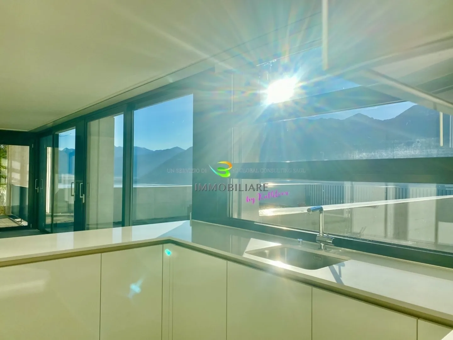 Appartement en loft avec une vue imprenable sur le lac, grande terrasse - Photo 5 sur 13