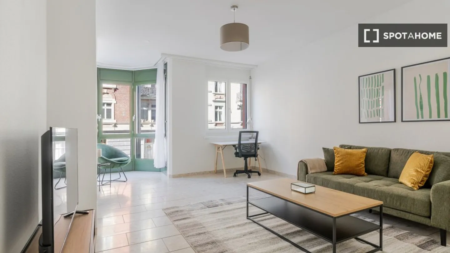 Appartement à louer - Photo 2 sur 17