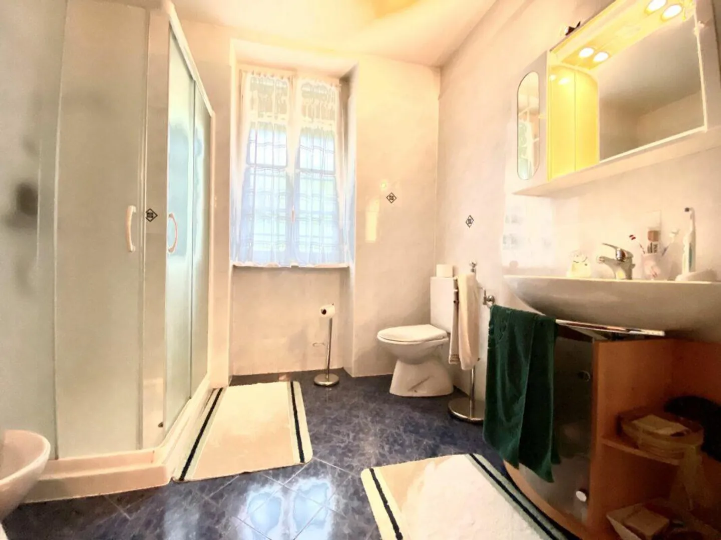 Casa con tre appartamenti come investimento redditizio - Foto 9 di 13