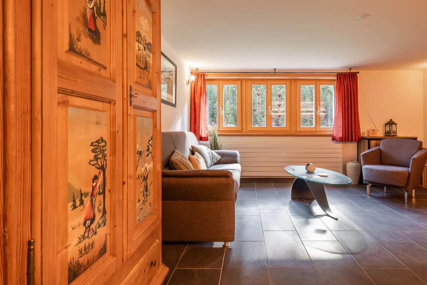 Casa con 2 appartamenti tra foreste e montagne - Foto 8 di 13