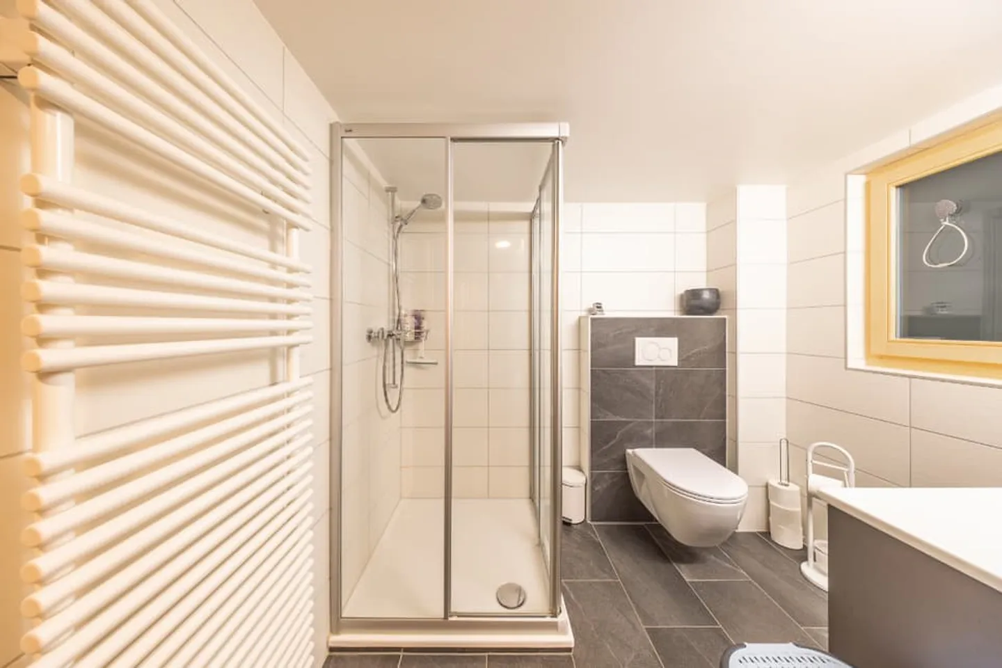 Casa con 2 appartamenti tra foreste e montagne - Foto 10 di 13