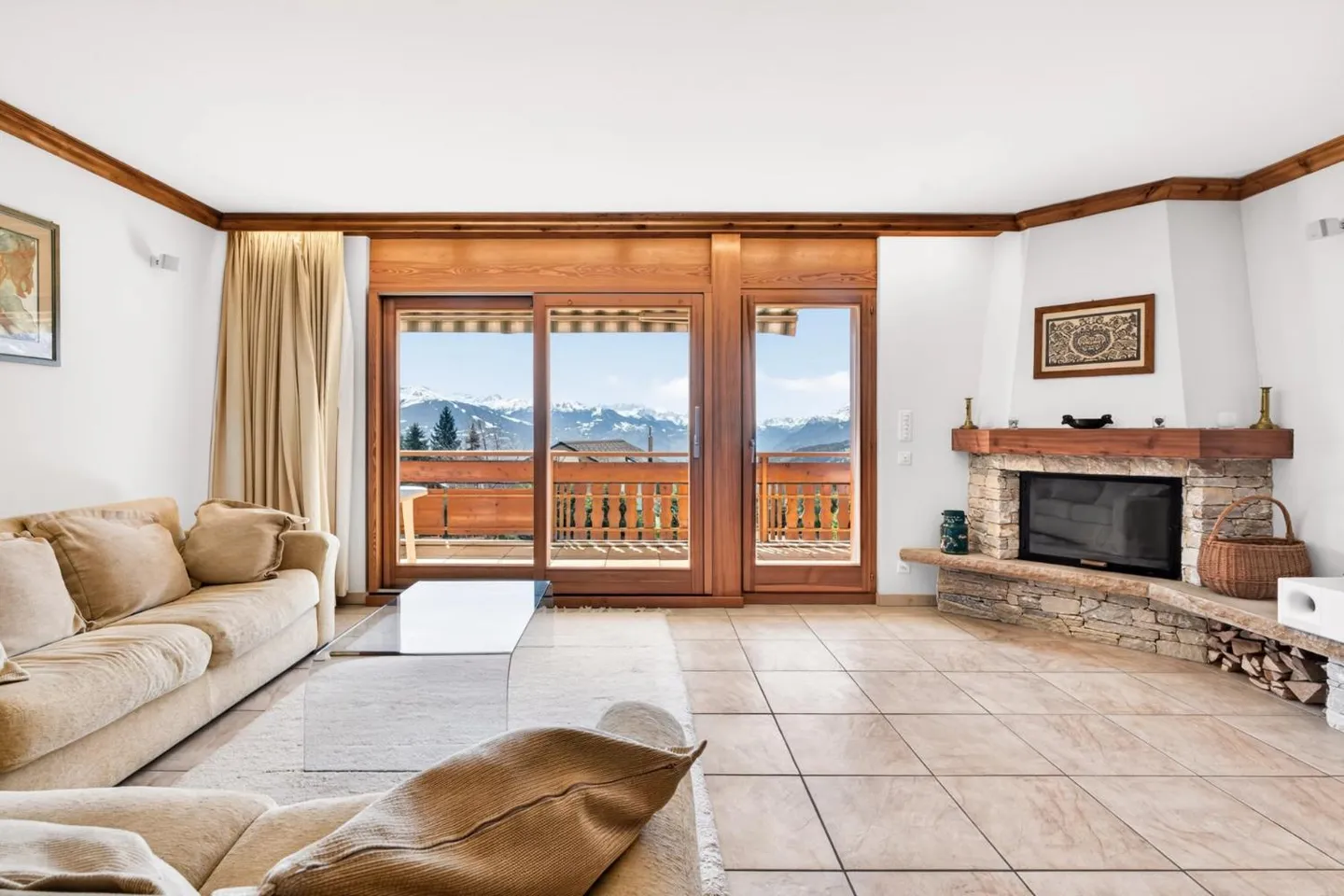 Appartamento Elegante con Vista Alpina - Foto 2 di 13