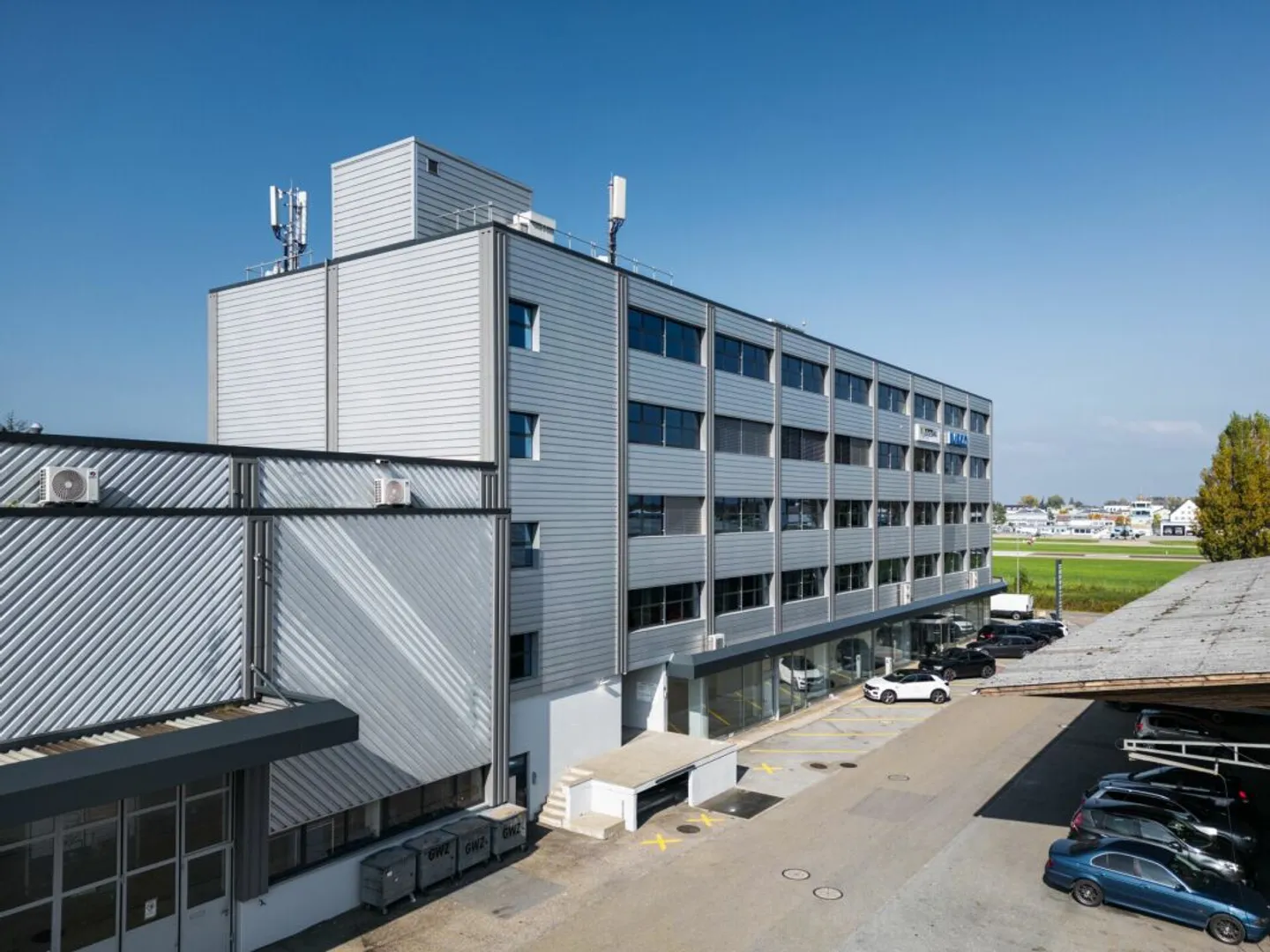 Immeuble mixte à louer - Photo 2 sur 6