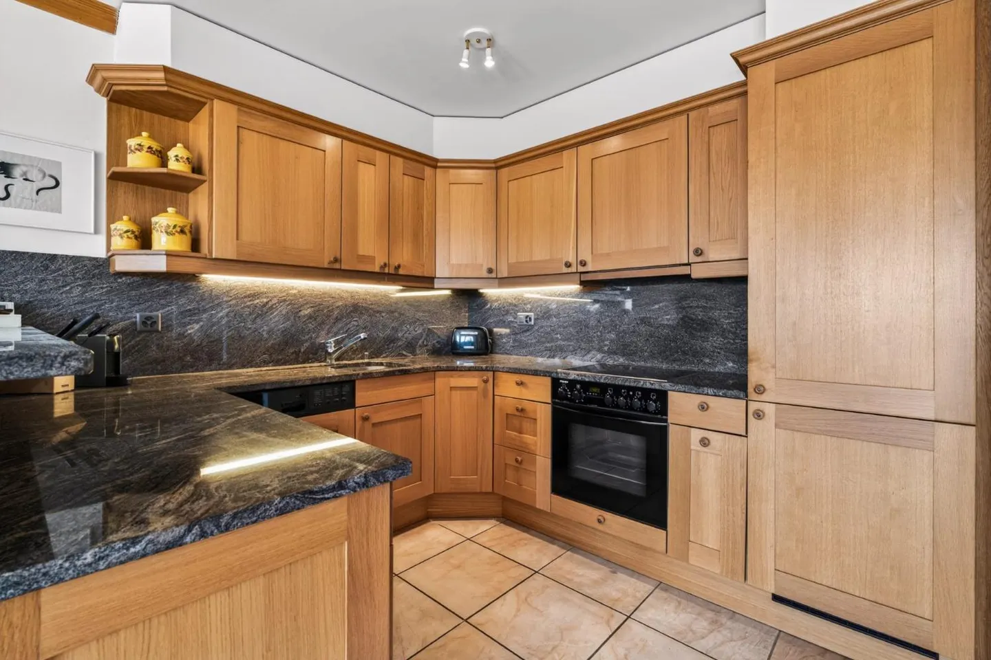 Appartamento Elegante con Vista Alpina - Foto 5 di 13