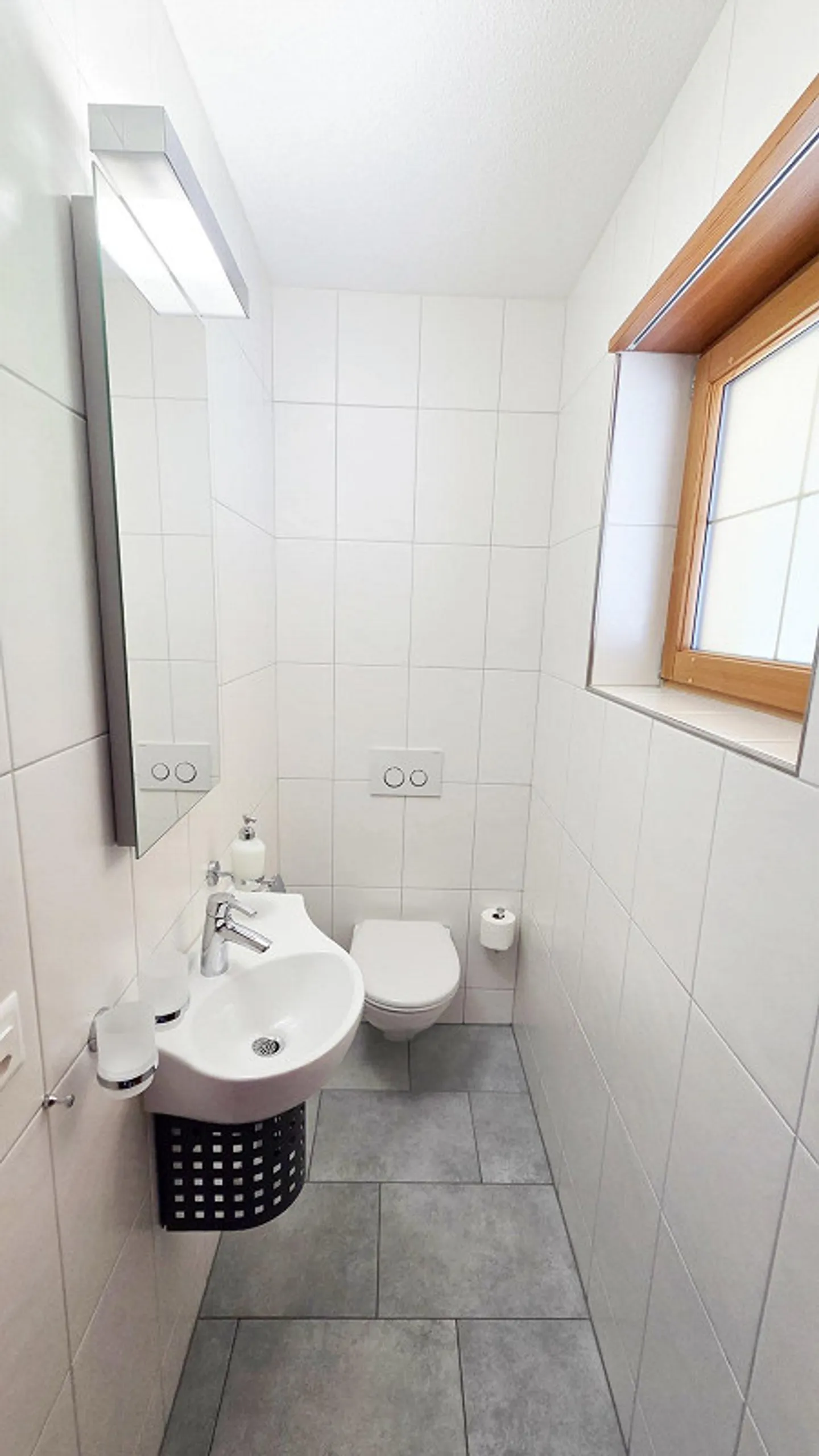 Detached single-family house in unobstructed view location - Photo 7 of 24
