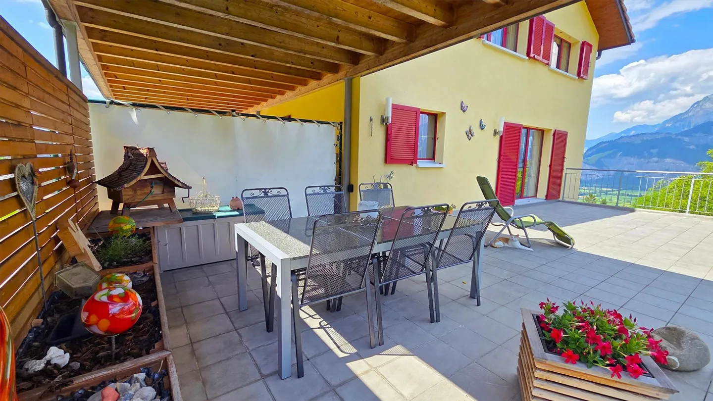 Detached single-family house in unobstructed view location - Photo 17 of 24