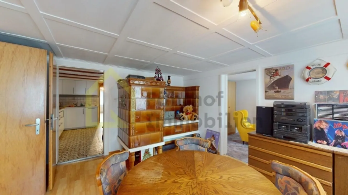 Residential building with outbuildings and 4,800 m2 of land - Photo 8 of 16