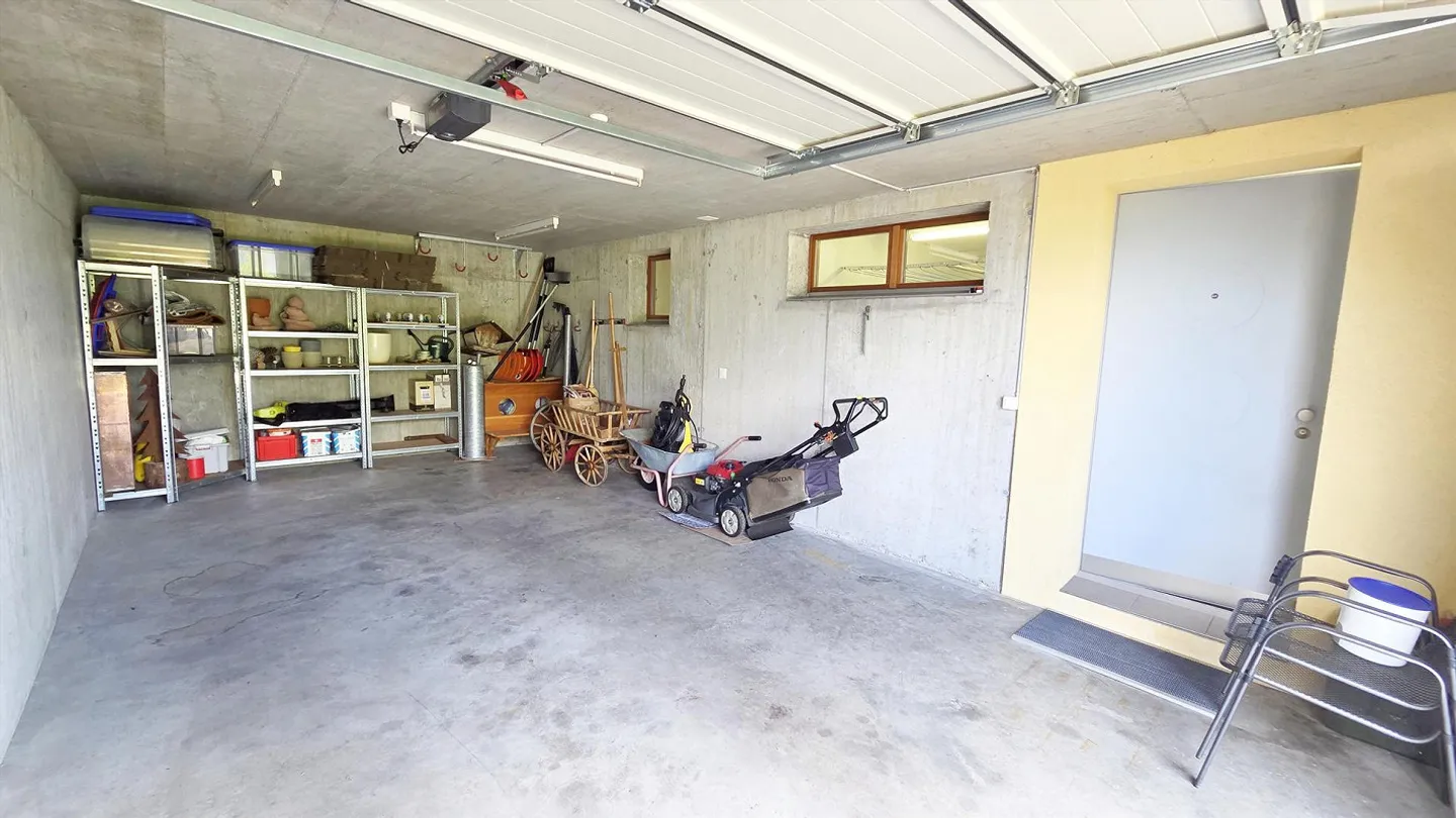 Detached single-family house in unobstructed view location - Photo 19 of 24