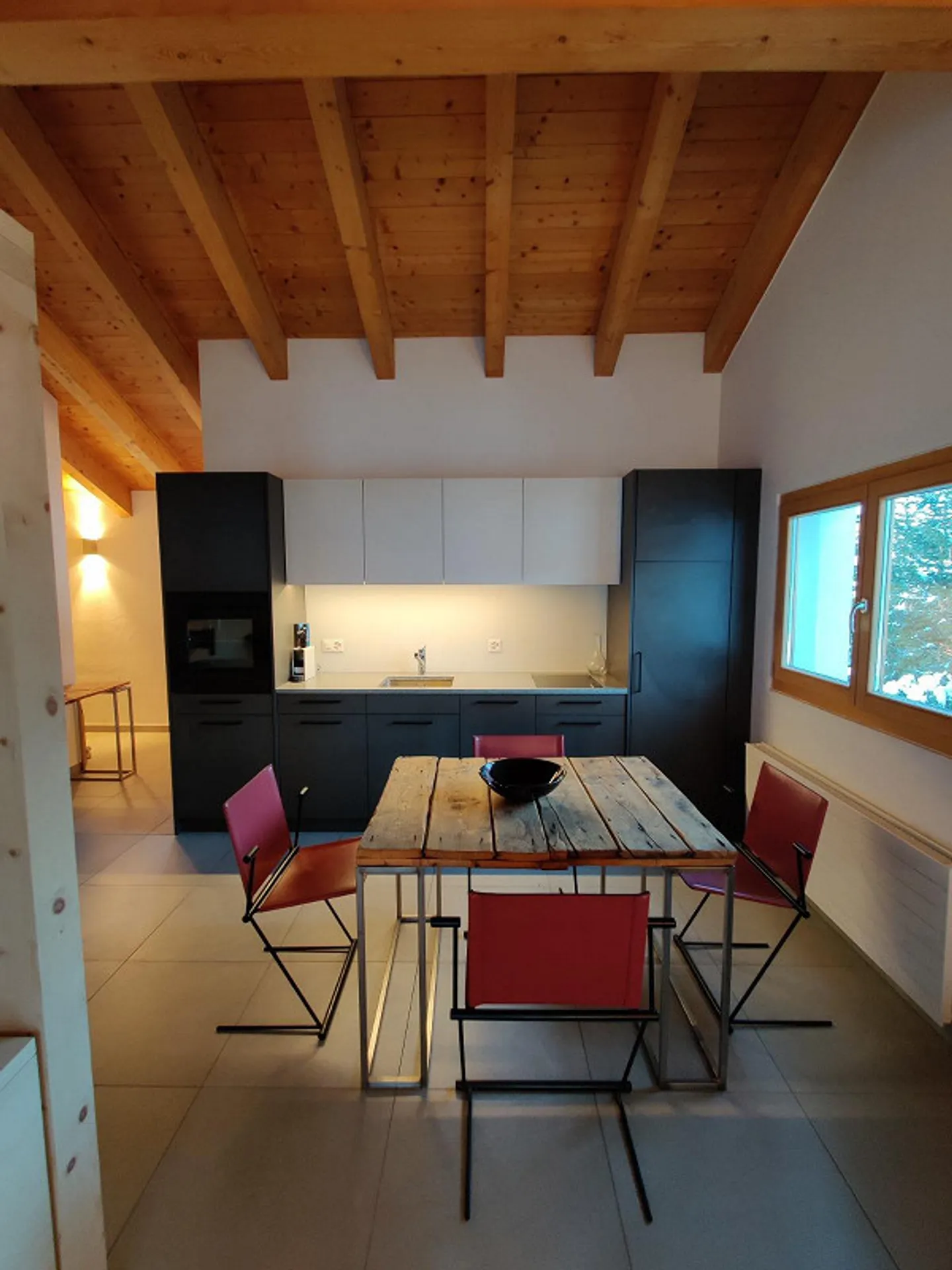 Attractive commercial property in a quiet location with great potential - Photo 1 of 10