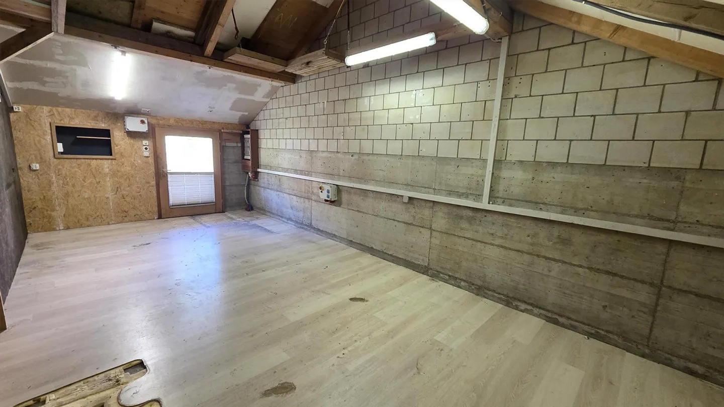 Detached single-family house in unobstructed view location - Photo 22 of 24
