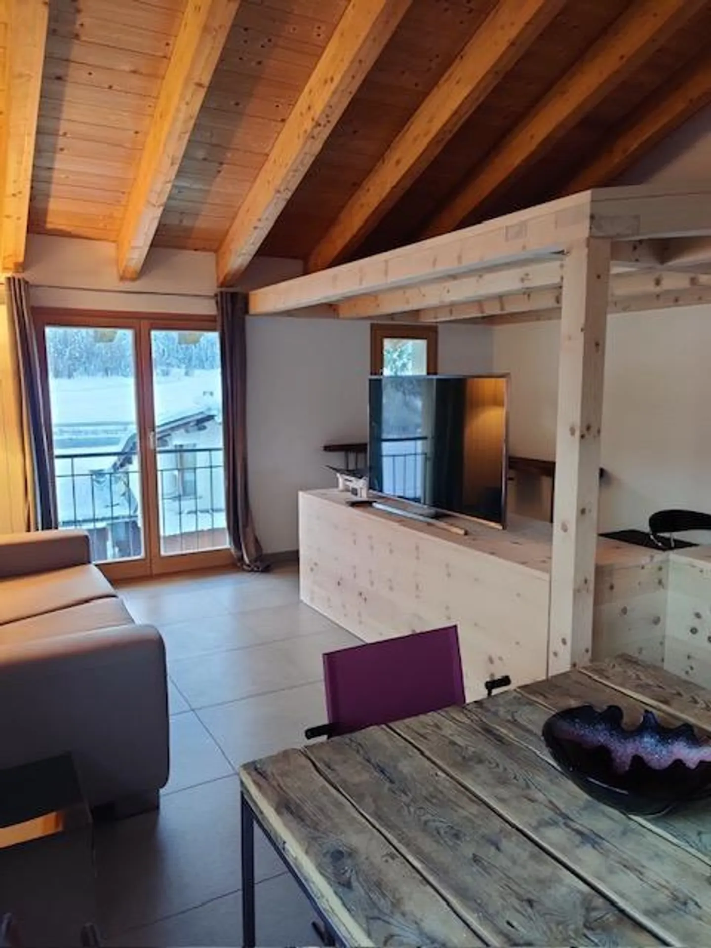 Attractive commercial property in a quiet location with great potential - Photo 4 of 10