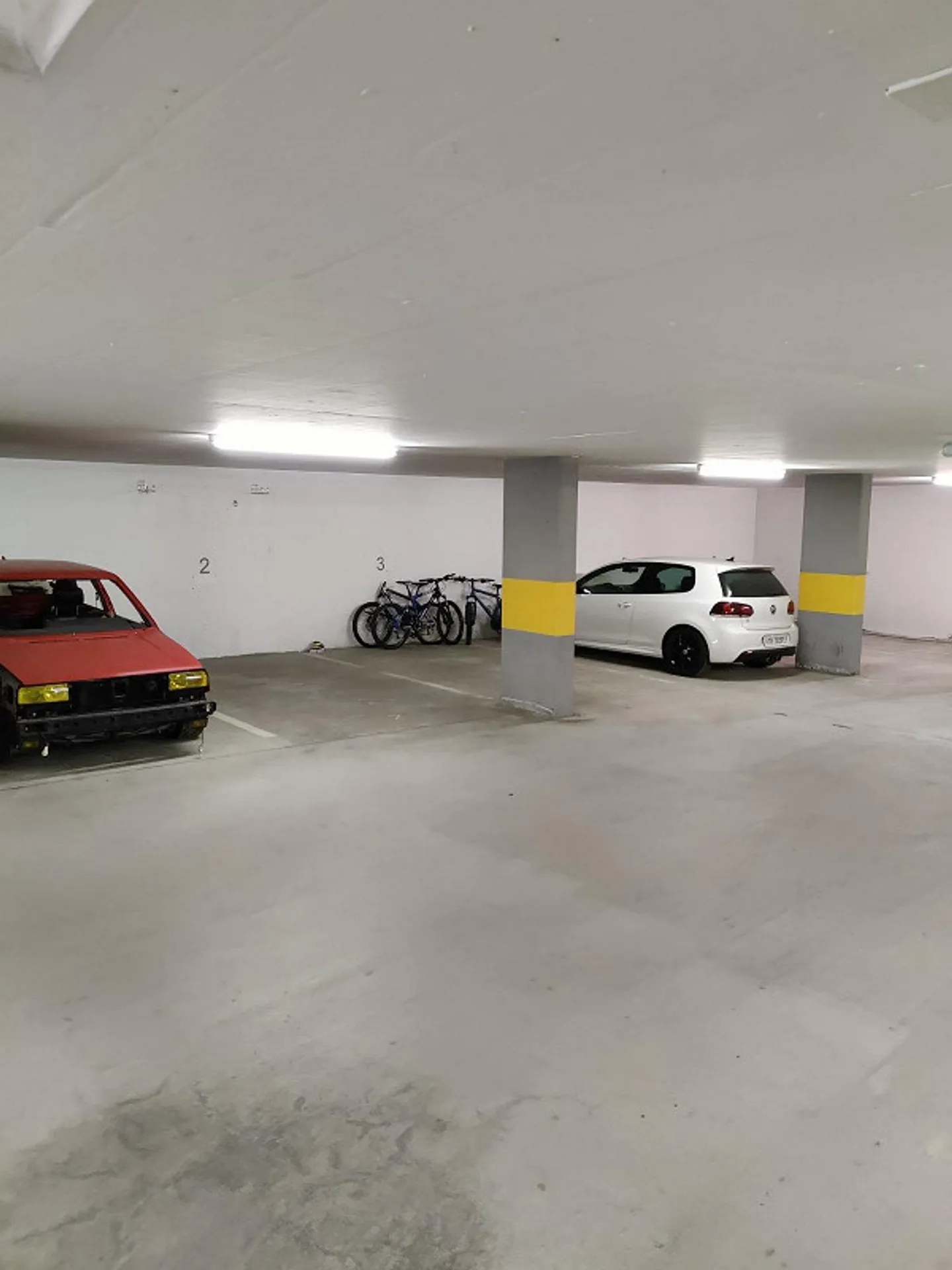 Attractive commercial property in a quiet location with great potential - Photo 8 of 10