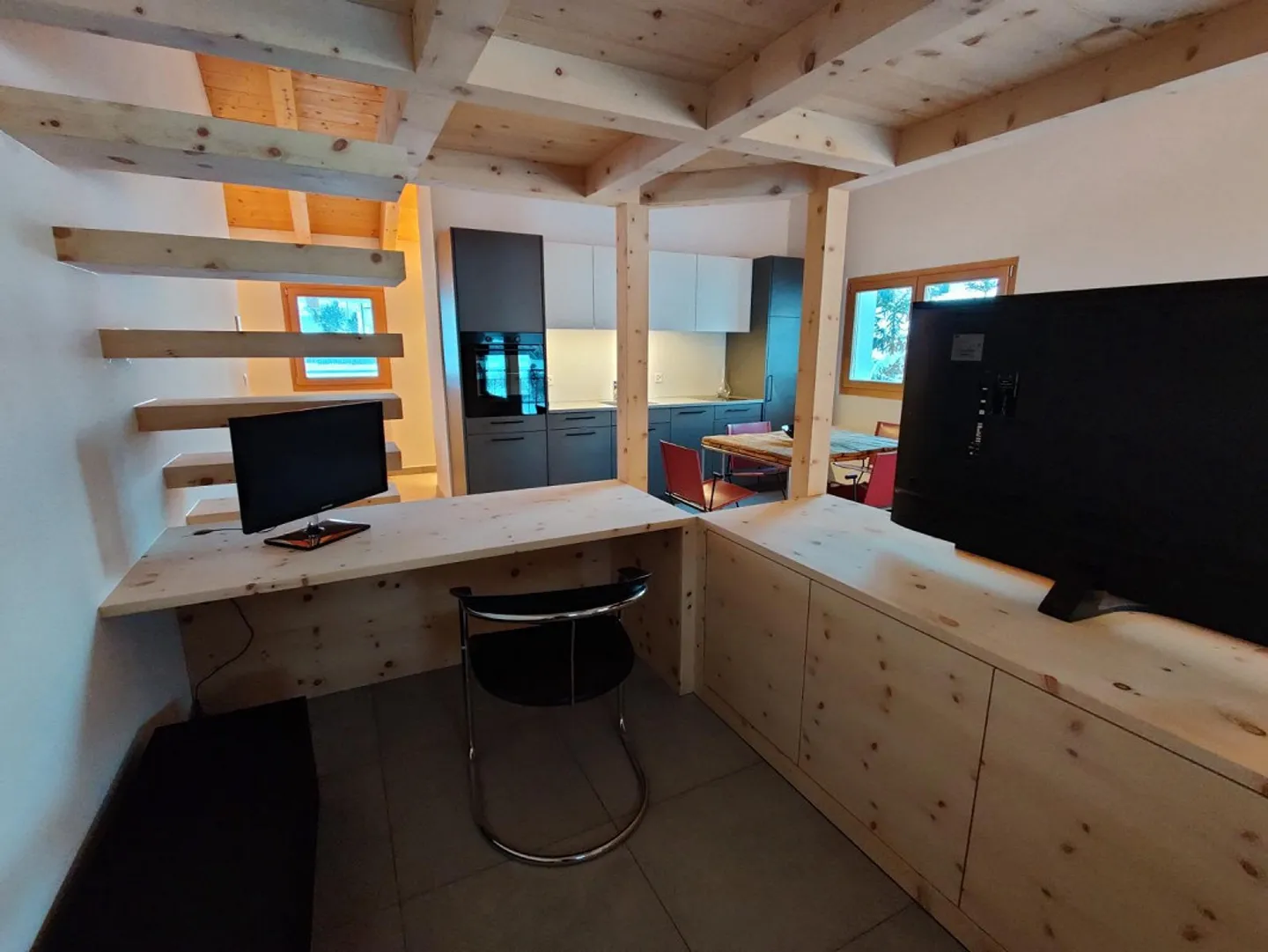 Attractive commercial property in a quiet location with great potential - Photo 10 of 10