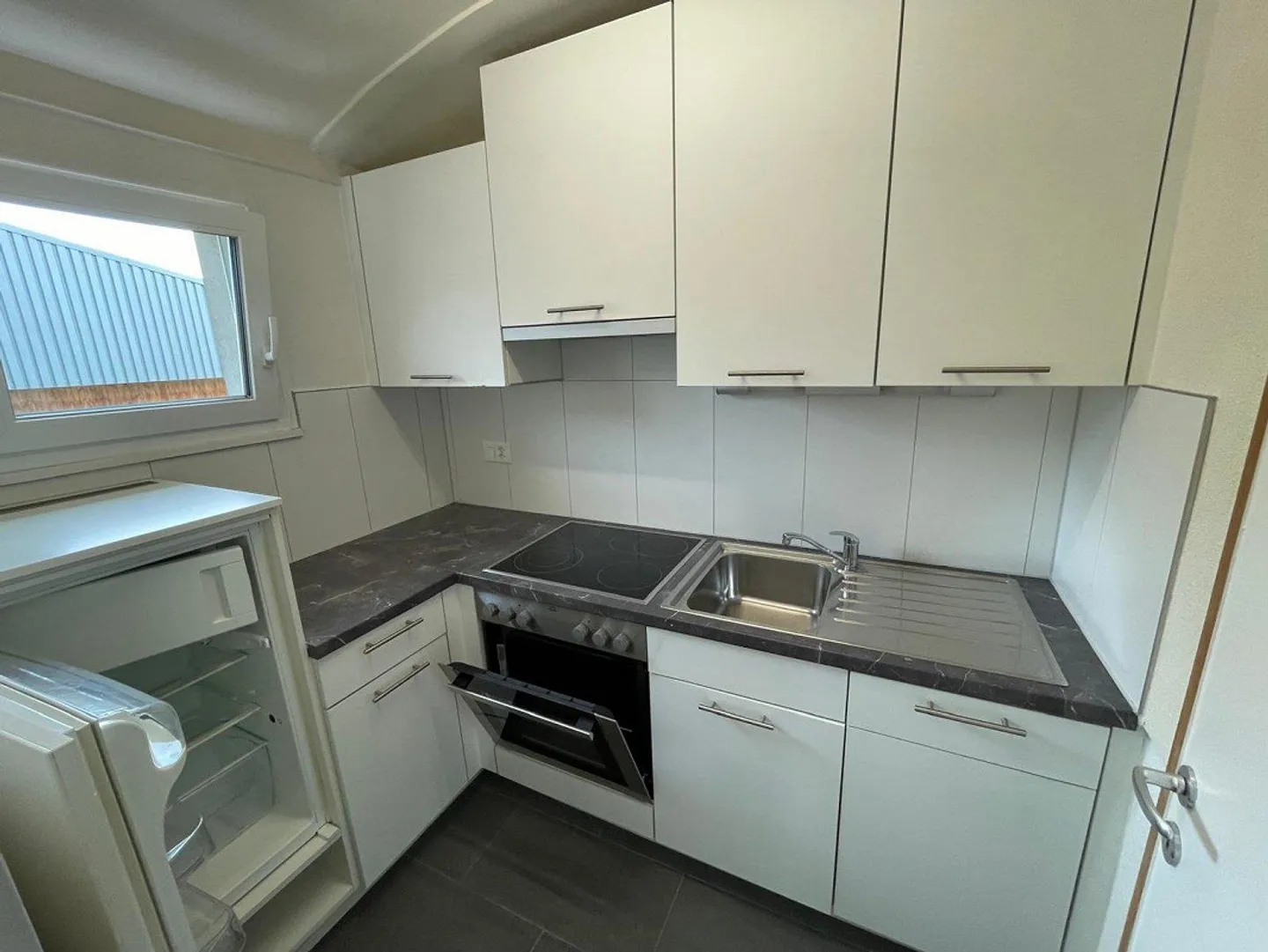 Sunny, bright apartment in a quiet residential area - Photo 3 of 5