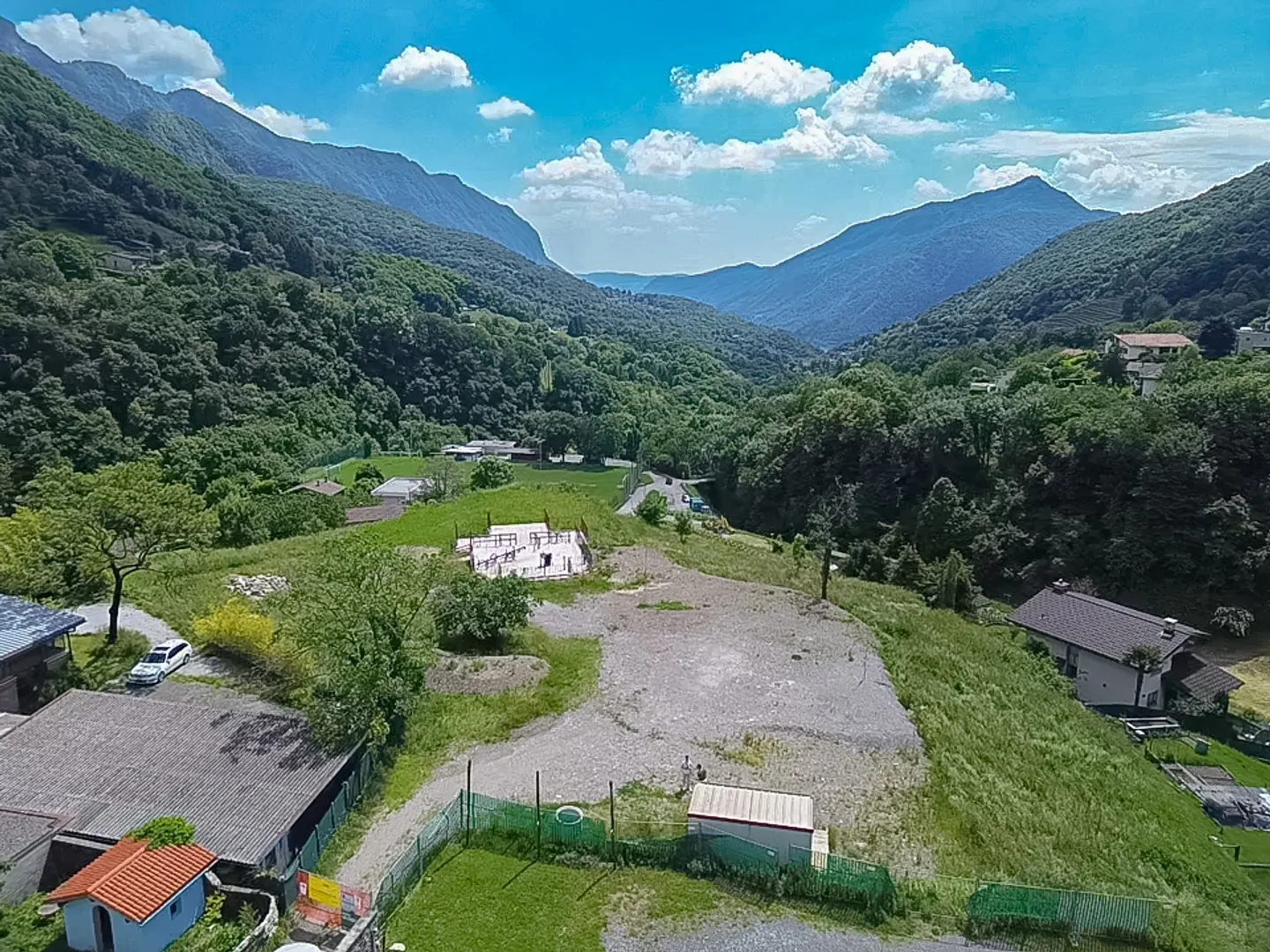 Terrain approuvé pour 4 maisons - Photo 2 sur 5
