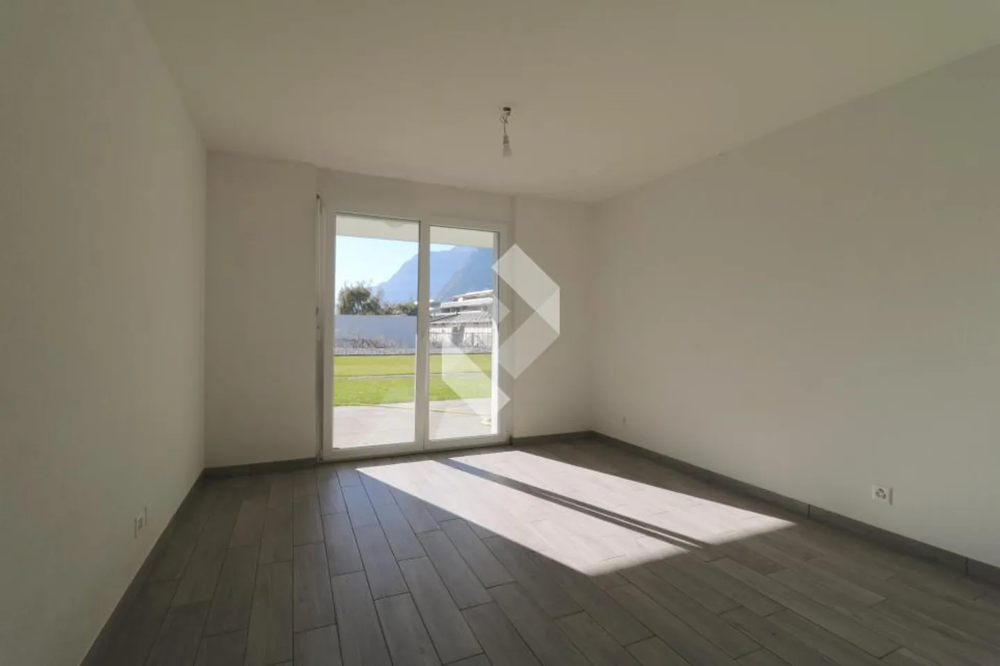 Sunny Ground Floor!! - Photo 12 of 13
