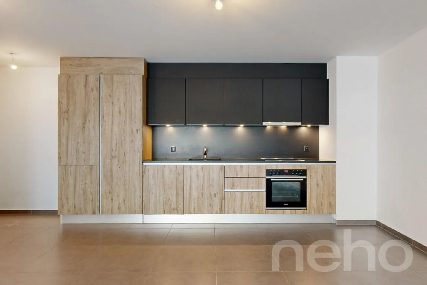 Spacious 4.5 rooms in the center of Monthey - Photo 3 of 13