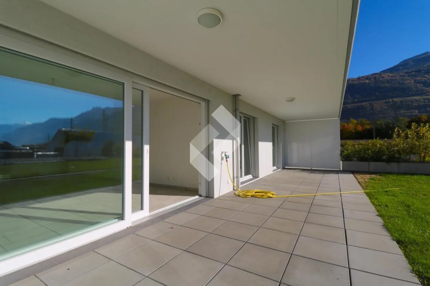Sunny Ground Floor!! - Photo 2 of 13