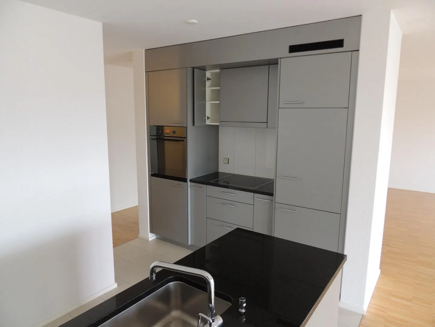 Modernes Apartment mit Terrasse - Foto 4 von 10