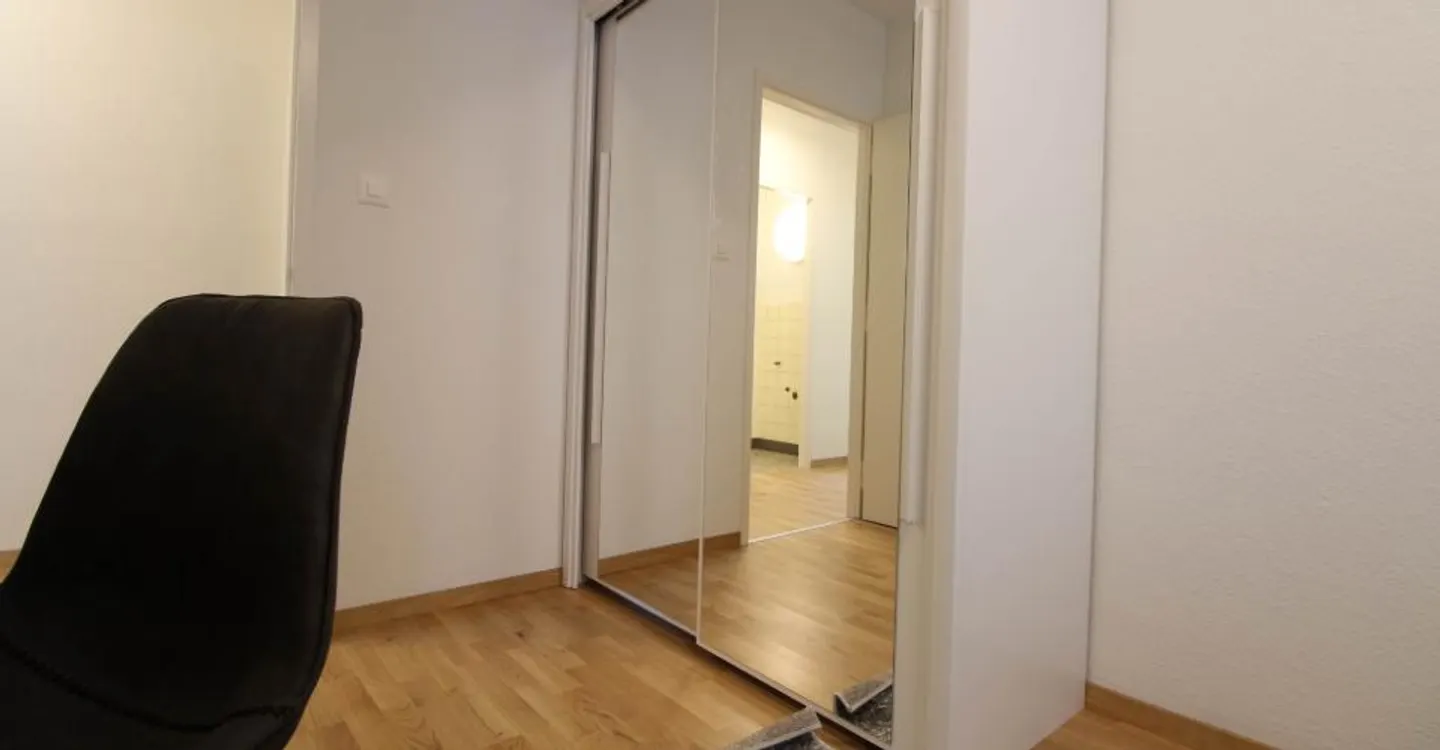 Comfortable Room in Geneva - Photo 6 of 17