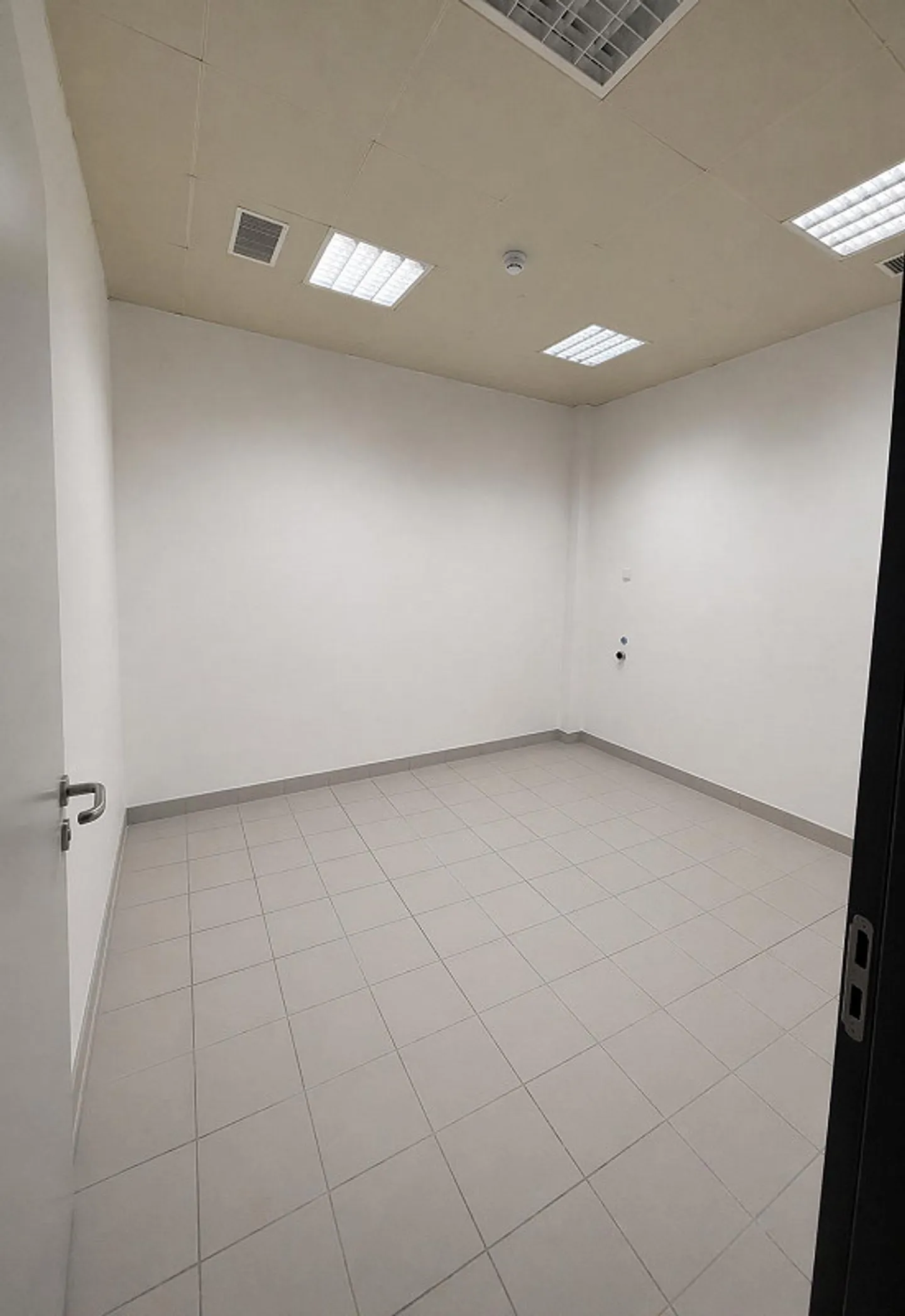 Blegistrasse 9, Baar - Spazio di stoccaggio funzionale con luce naturale in una posizione di traffico ottimale - Foto 4 di 5