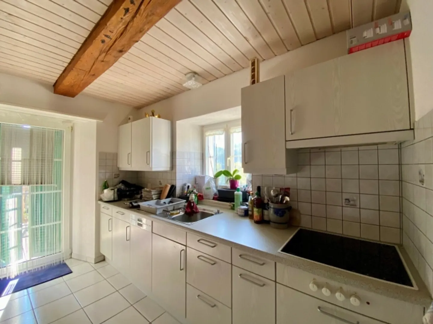 «Mehrfamilienhaus mit drei Wohnungen und grossem Umschwung» - Foto 8 von 20