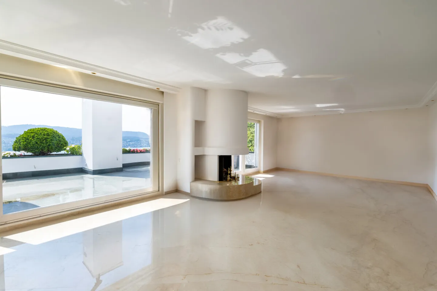 Appartamento duplex a Erlenbach con panorama sul lago e grandi terrazze - Foto 4 di 7