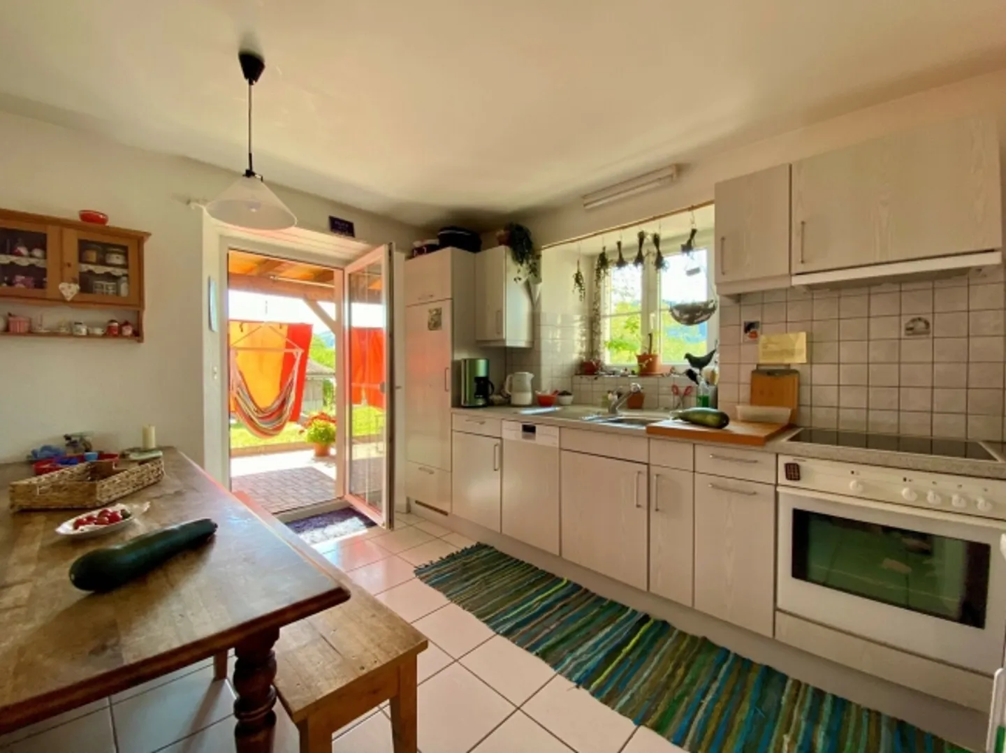 «Mehrfamilienhaus mit drei Wohnungen und grossem Umschwung» - Foto 6 von 20