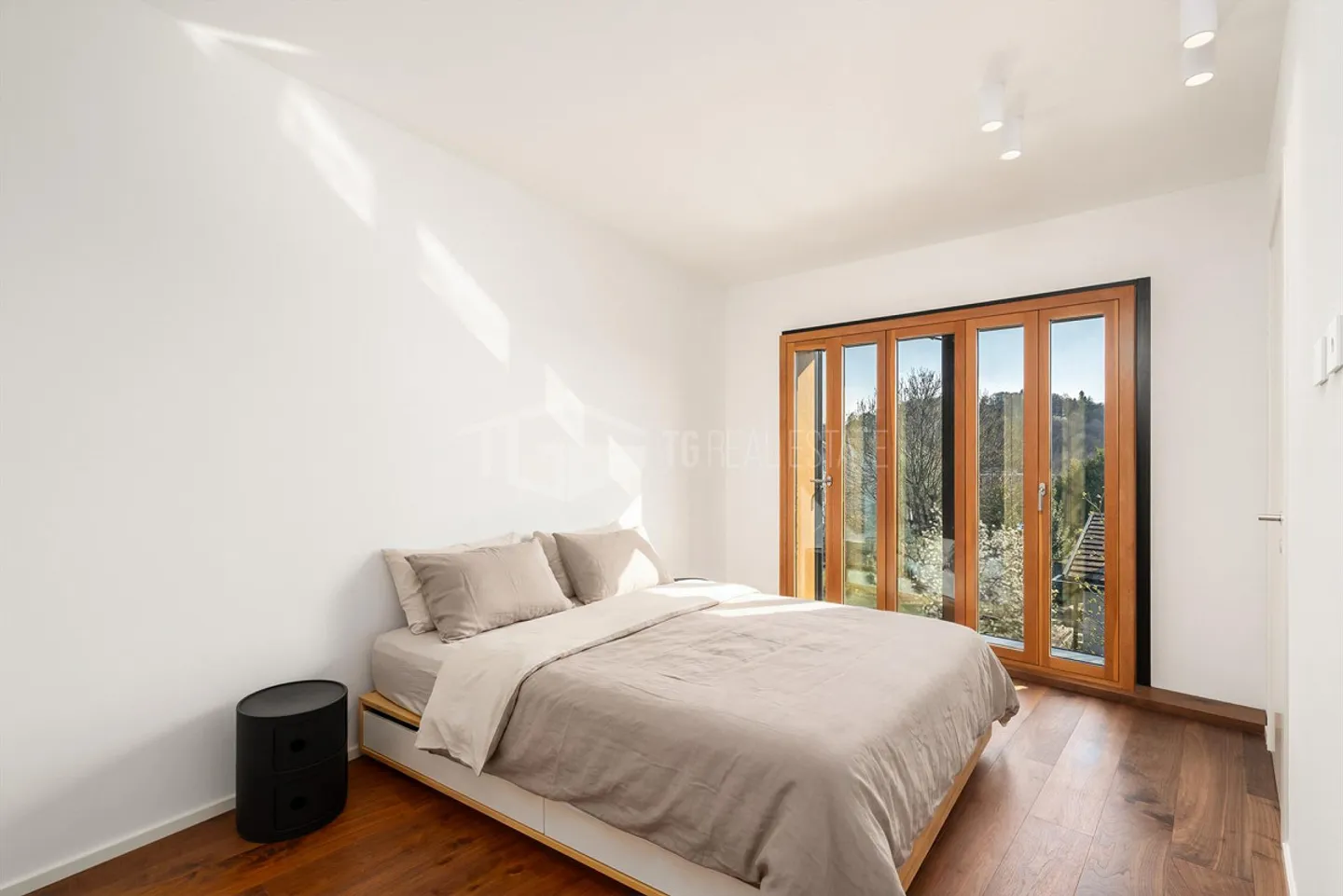 Modernes Apartment mit Terrasse - Foto 7 von 13