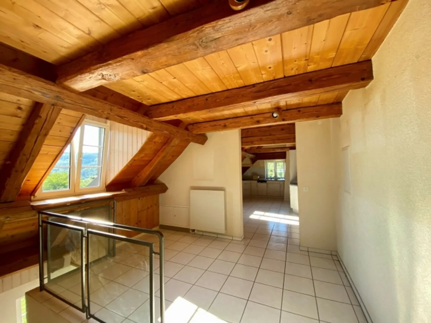 «Mehrfamilienhaus mit drei Wohnungen und grossem Umschwung» - Foto 13 von 20