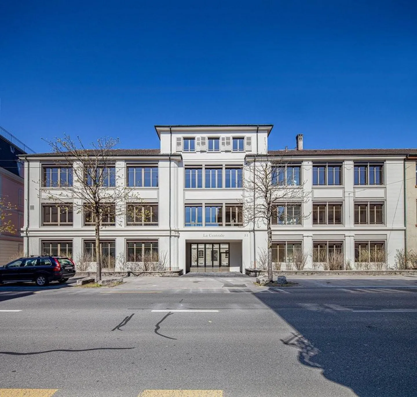 Light-Filled Loft Apartment - Photo 8 of 10