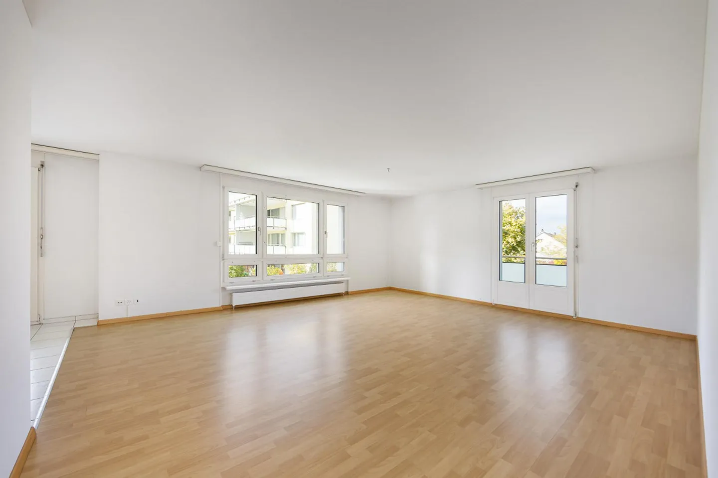 Familien willkommen - gepflegte 4.5-Zimmerwohnung im 1. OG - Foto 2 von 12