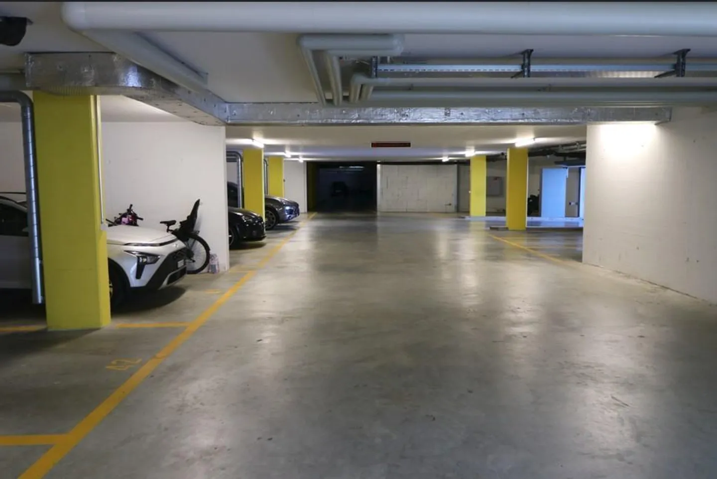Looking for a parking space? Parking space available immediately! - Photo 4 of 6