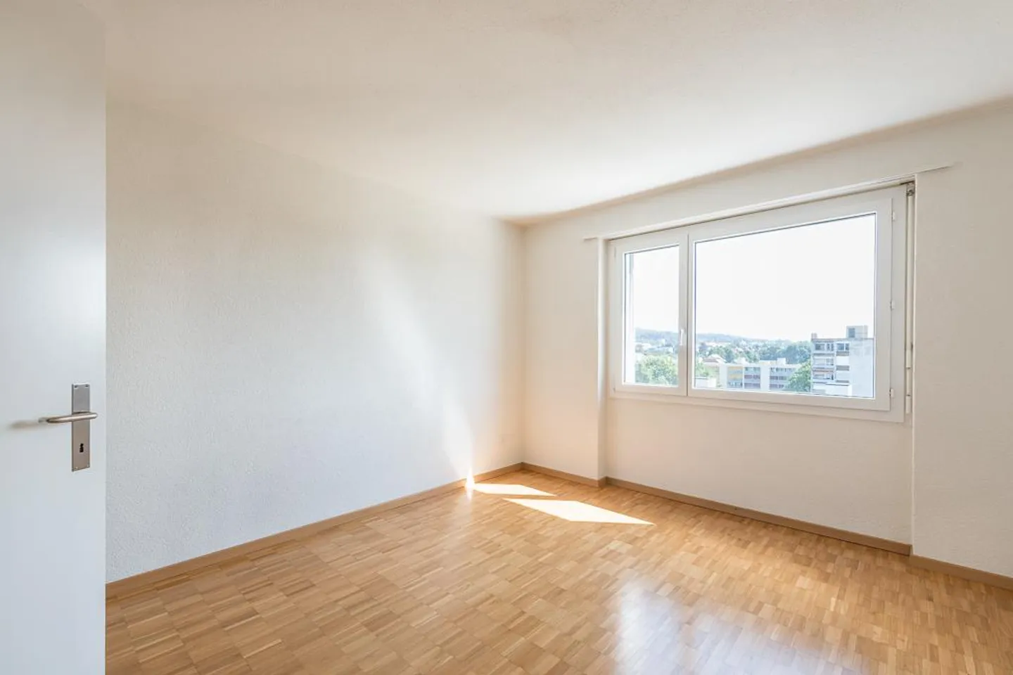 Ampio appartamento duplex con vista unica su Bellach - Foto 4 di 9