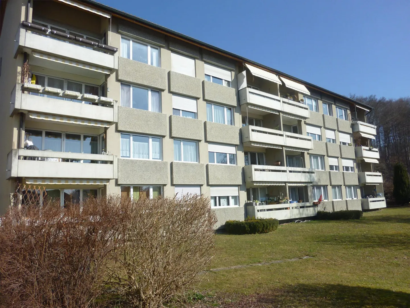 Charming 4.5 room apartment in Boll - Photo 1 of 9