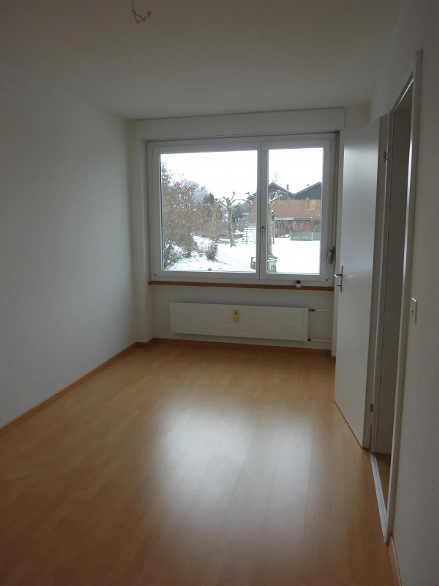 Charming 4.5 room apartment in Boll - Photo 6 of 9
