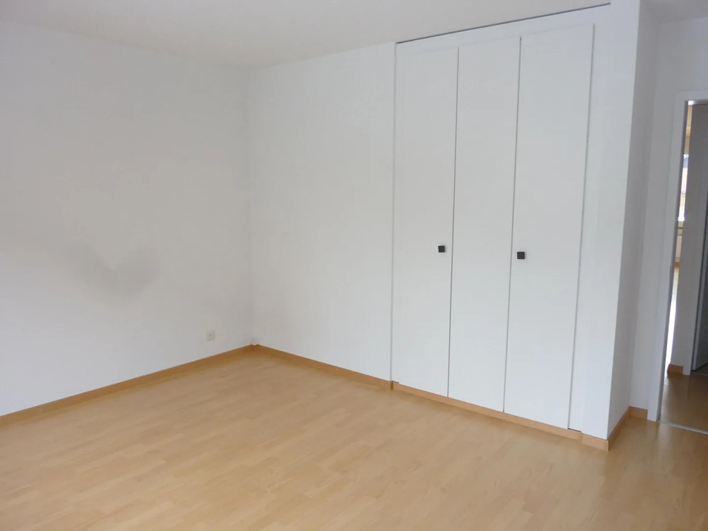 Charming 4.5 room apartment in Boll - Photo 7 of 9