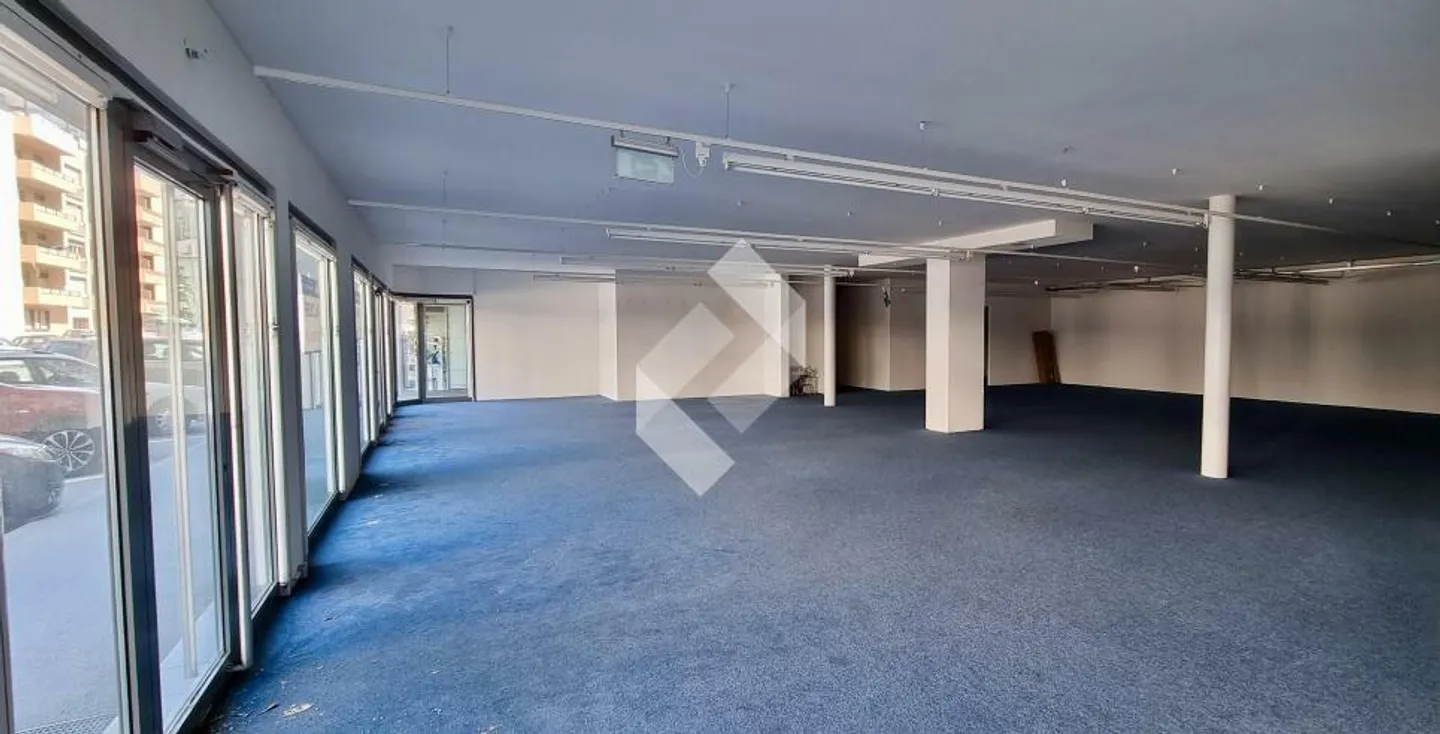 Spazio Commerciale nella città di Sierre - Foto 1 di 5