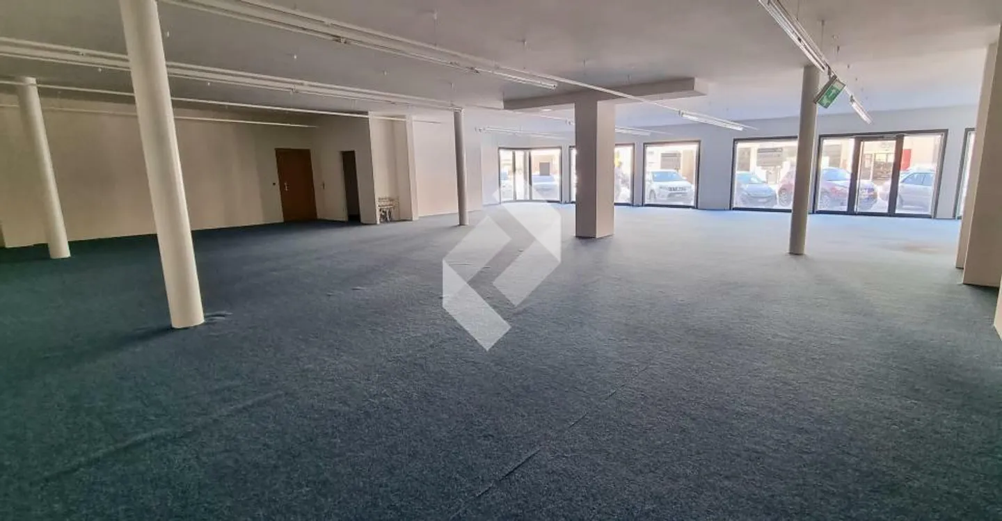 Spazio Commerciale nella città di Sierre - Foto 3 di 5