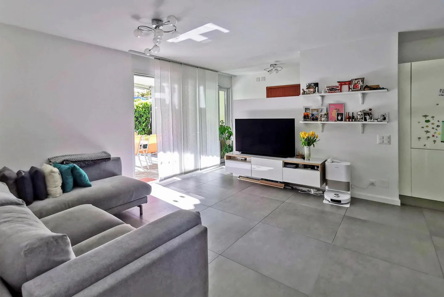 MODERNO 3.5 LOCALI CON SPLENDIDO GIARDINO A PREGASSONA - Foto 4 di 9