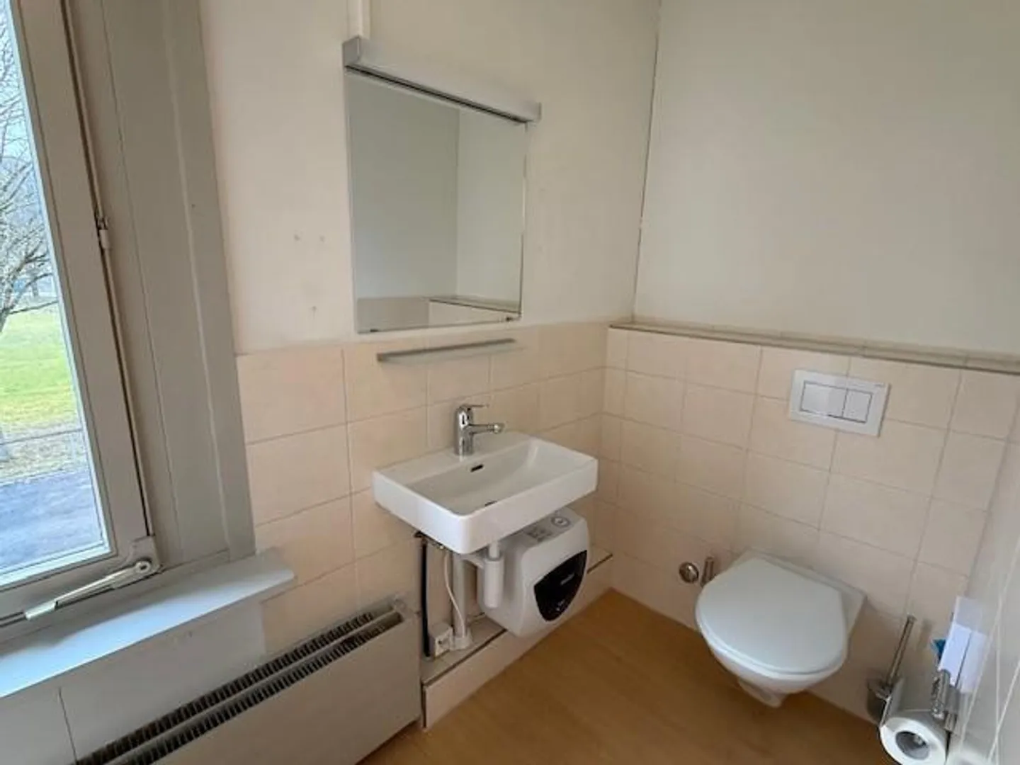 Office space for rent near the city - Photo 7 of 9