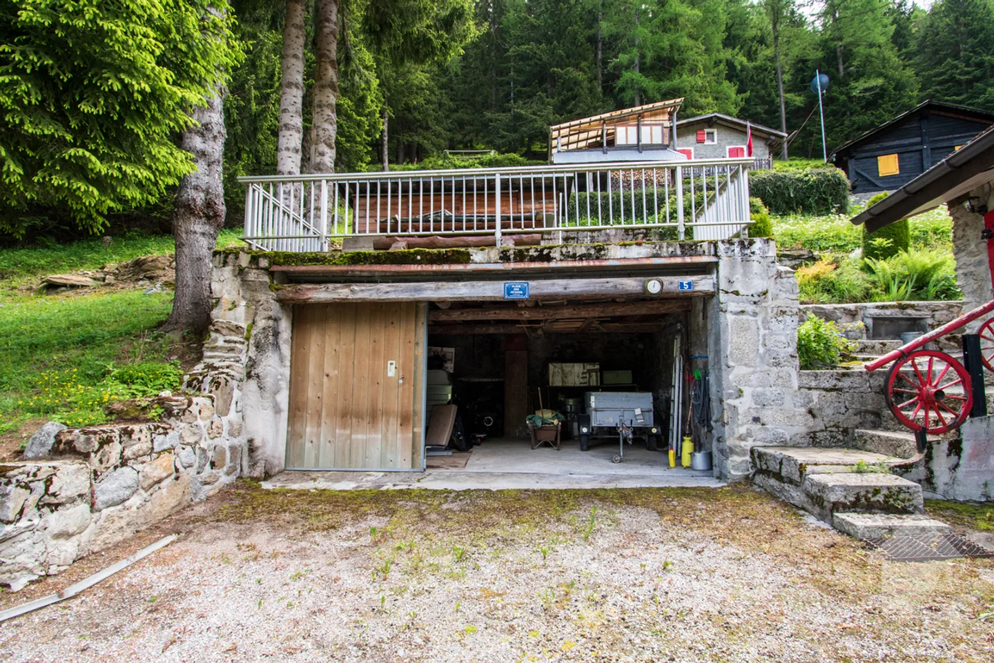 Chalet à rénover au coeur de la nature - Photo 5 sur 17