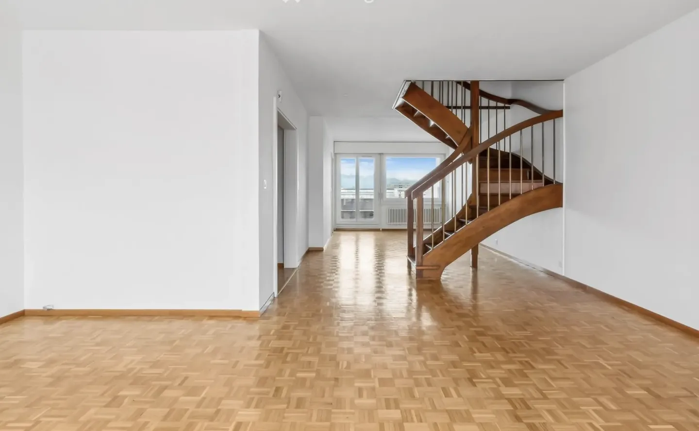 Grand duplex avec 6 chambres et vue panoramique à Onex - Photo 1 sur 11