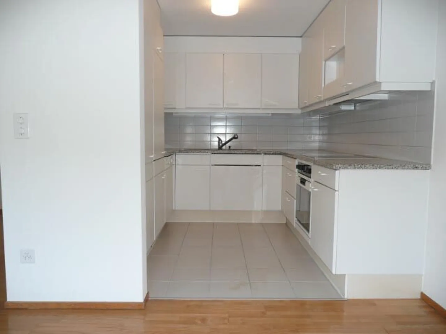Charmante Wohnung in Horgen - Foto 2 von 4