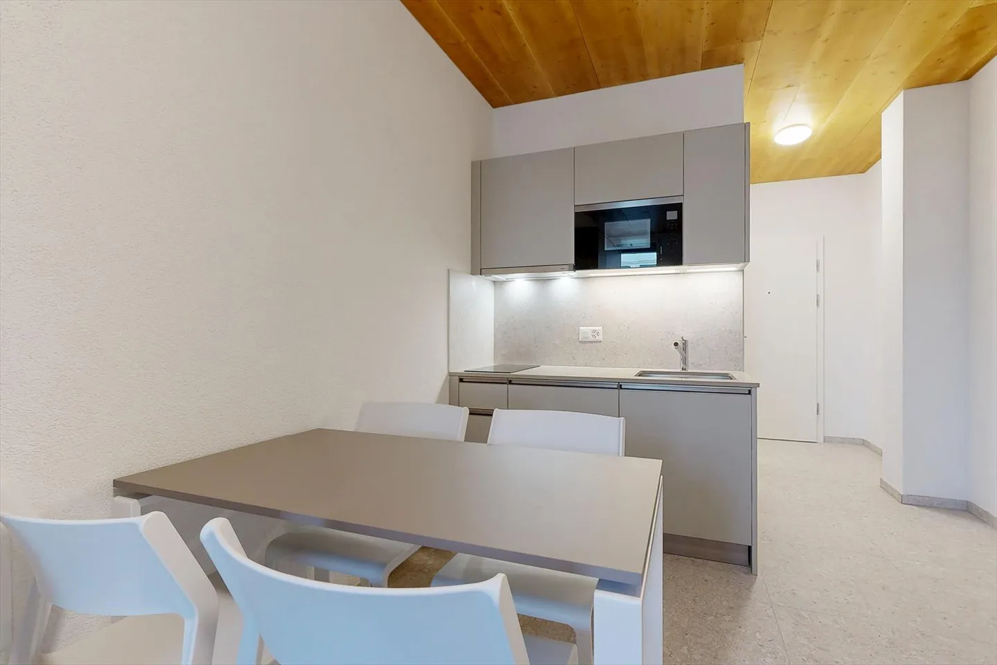 Möbliertes Studio zu vermieten! - Foto 2 von 6