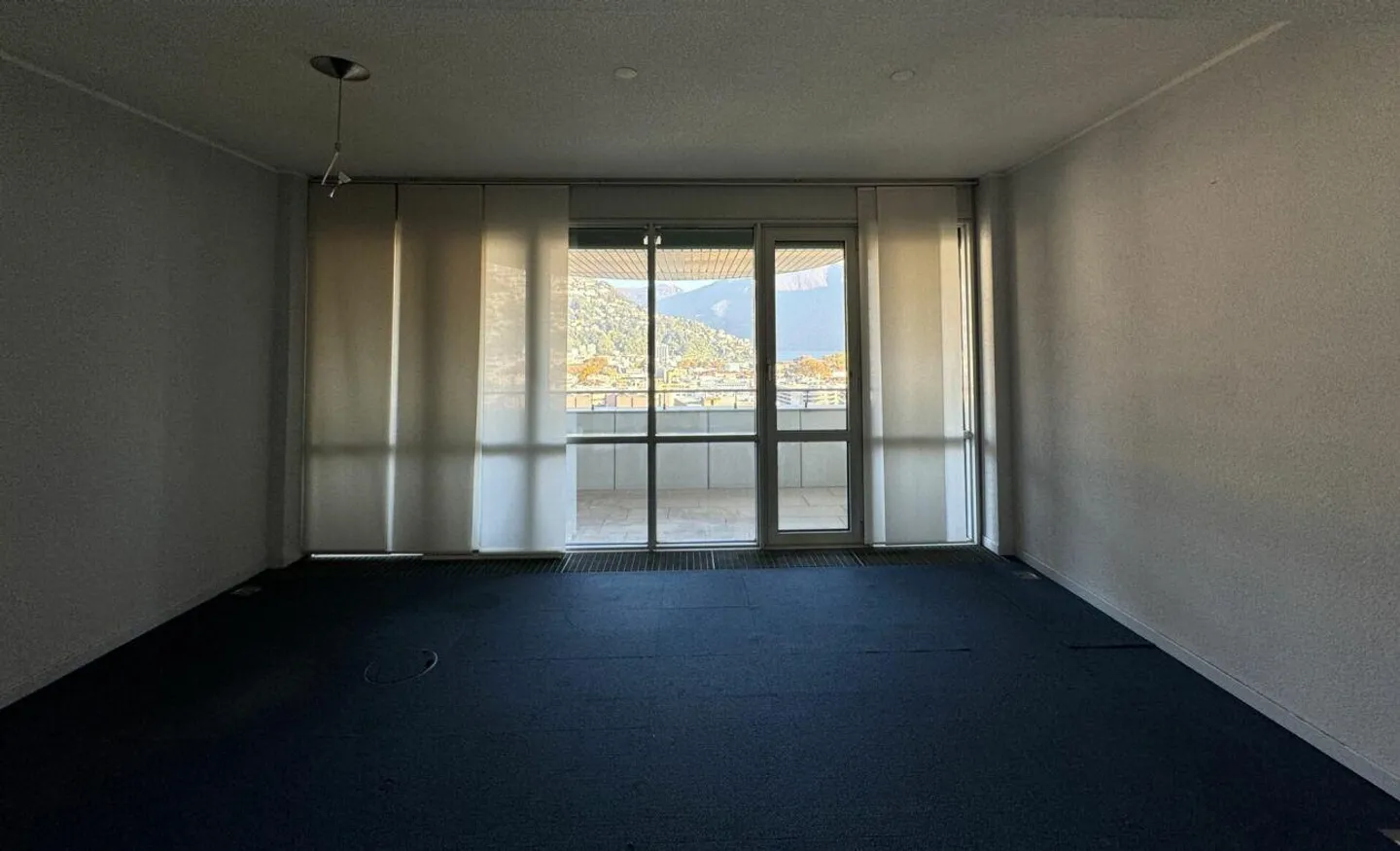 Prestigious office with a dominant view of the city. Suitable for mixed use... - Photo 4 of 8