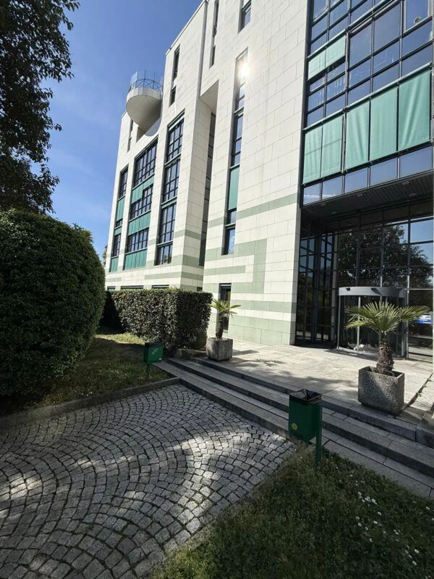 Prestigious office with a dominant view of the city. Suitable for mixed use... - Photo 7 of 8